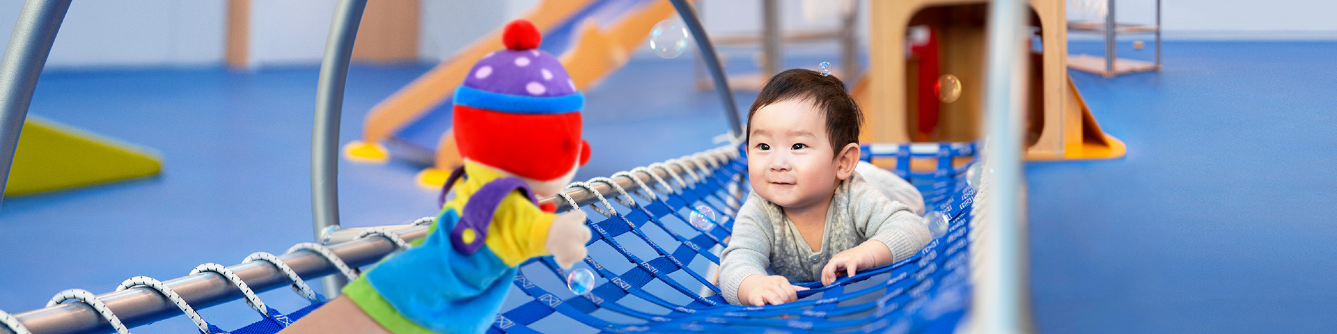 Gymbo金宝和小朋友互动